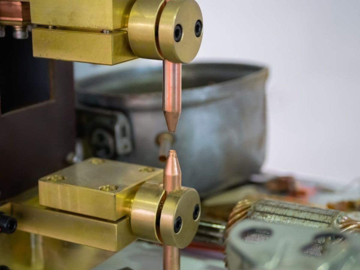 Spot Welding: Definition, How It Works, How To Spot Weld, Advantages, and  Disadvantages